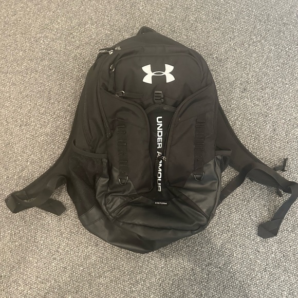 Under Armour Black and White Men's Backpack - Picture 1 of 1